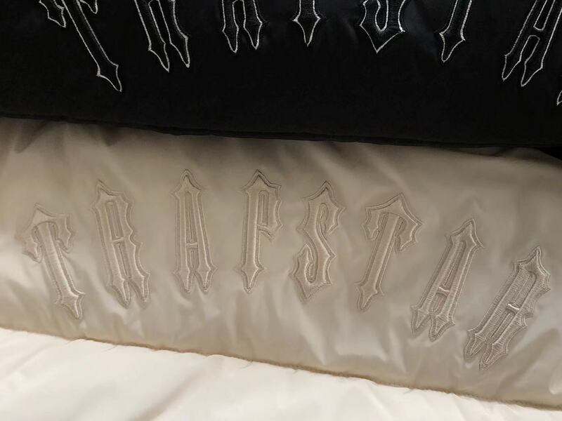 Trapstar Irongate Hooded Puffer Jacket Cream