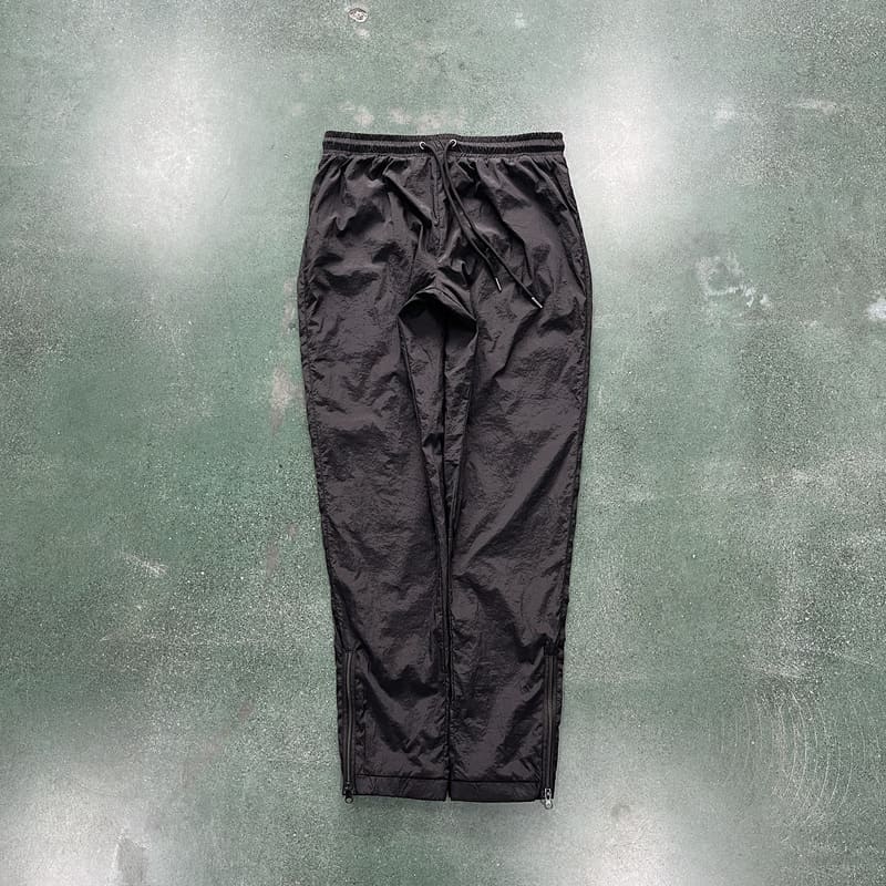 Trapstar Irongate 2.0 Shellsuit Red Black