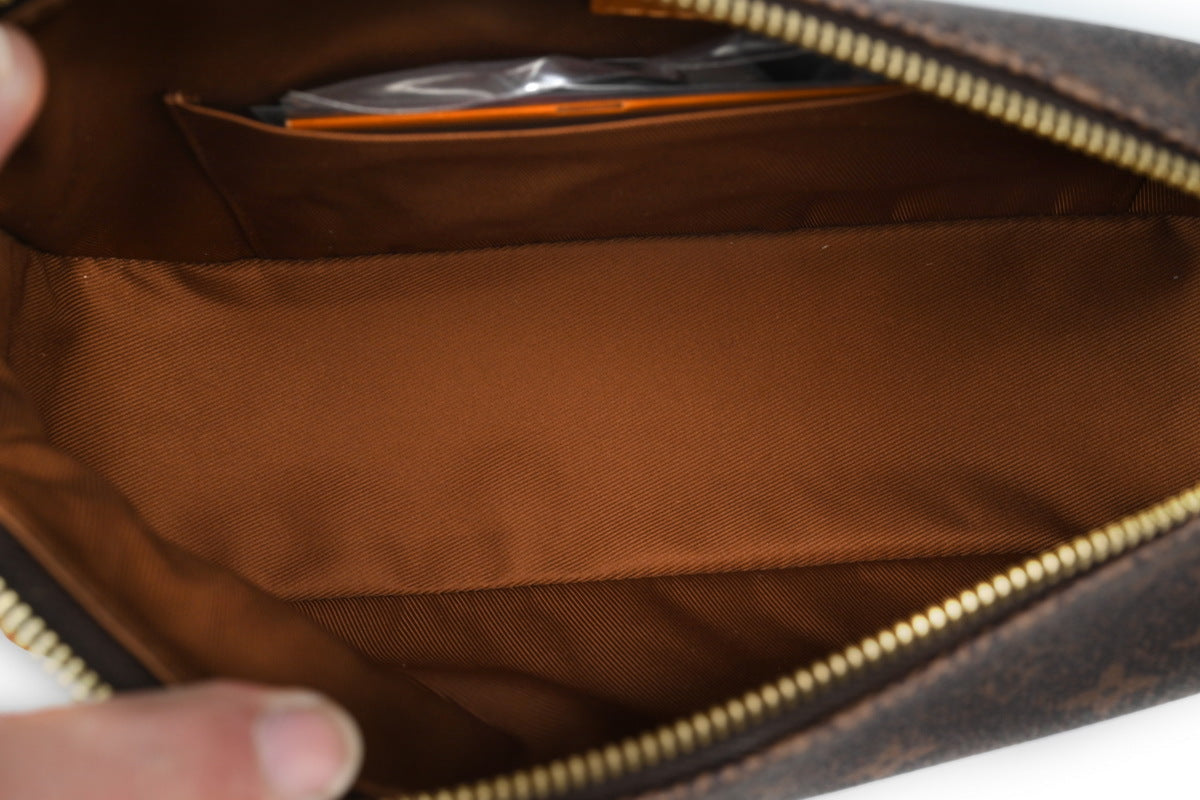 LOUIS VUITTON Pochette Accessoire XL