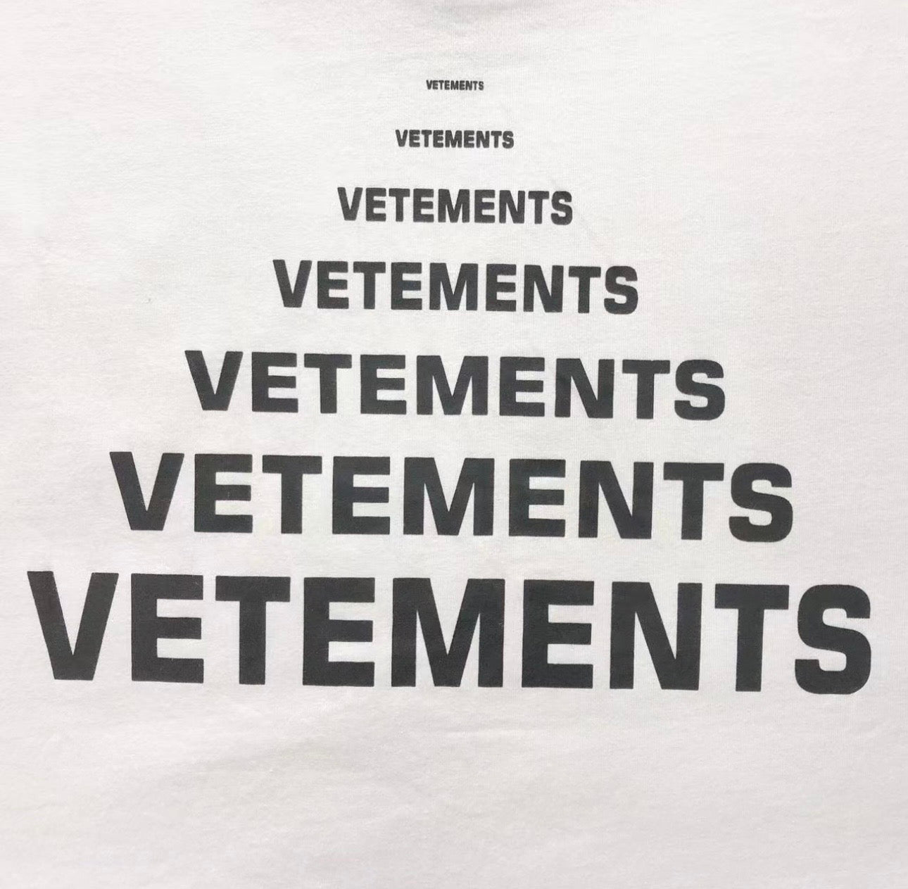 Vetements Logo Print