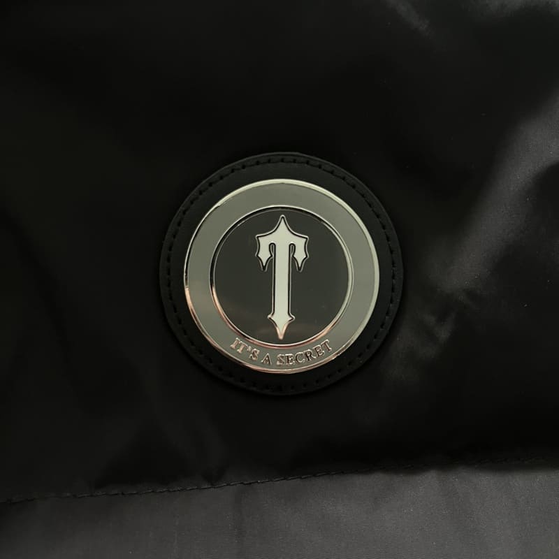 Trapstar Irongate Hooded Puffer Jacket for Women in Black