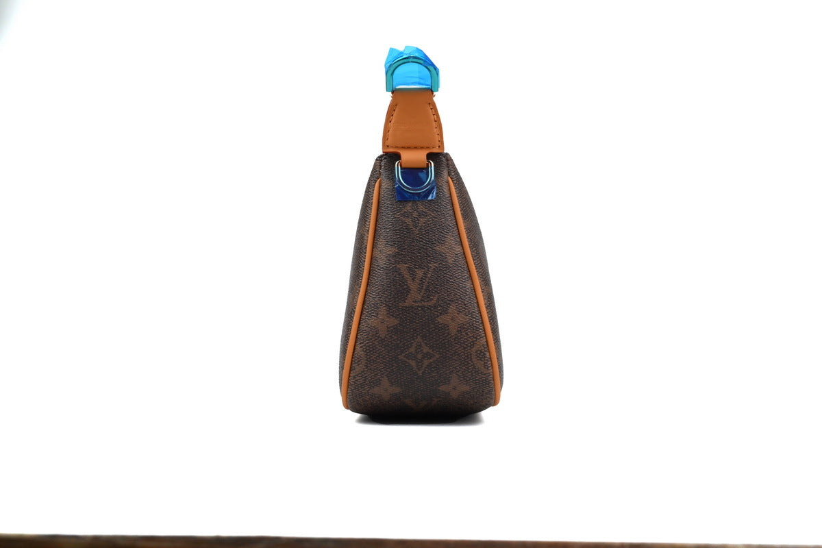 LOUIS VUITTON Pochette Accessoire XL
