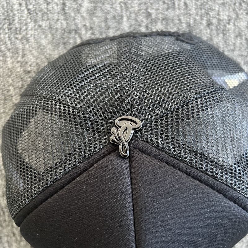 SynaWorld Black Trucker Cap