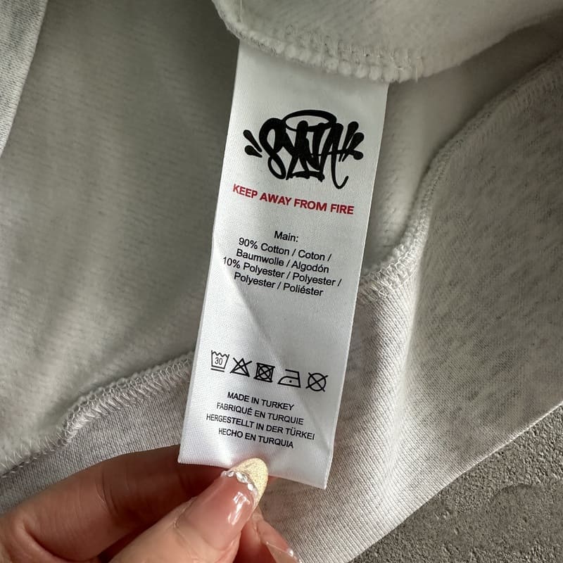 Syna World College Logo Set Grey/Pink