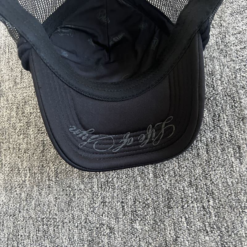 SynaWorld Black Trucker Cap
