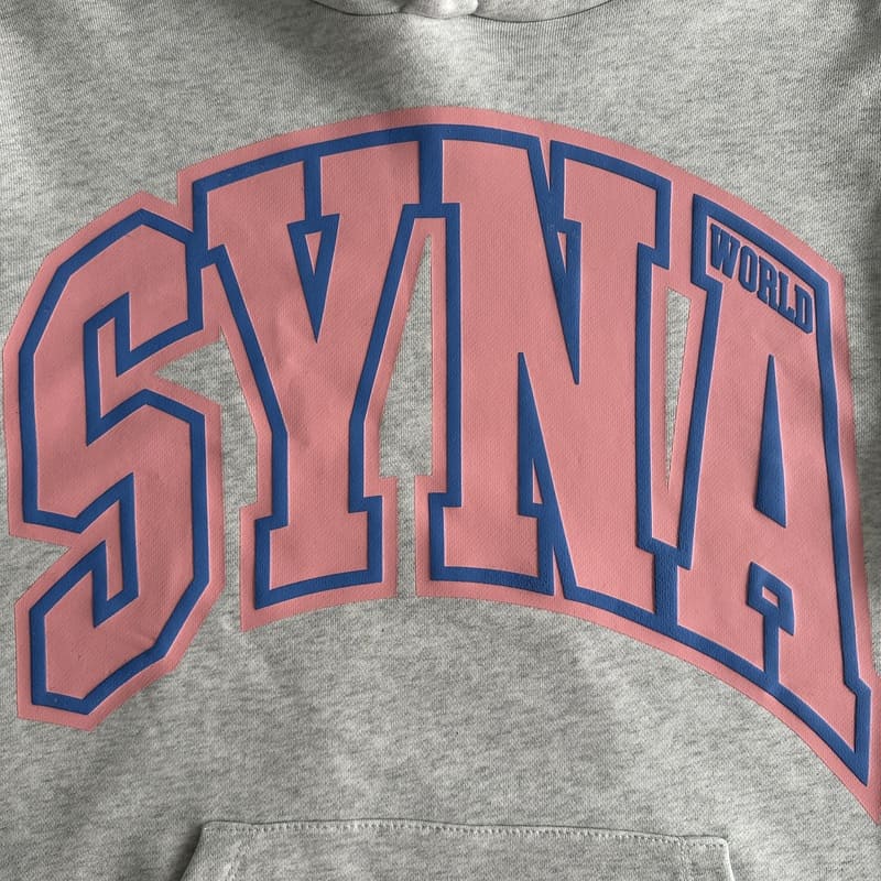 Syna World College Logo Set Grey/Pink